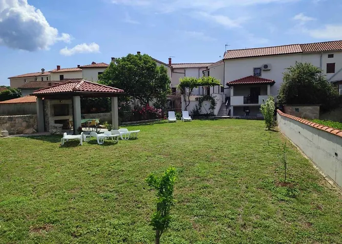 Kuca Dumar Vila Malinska